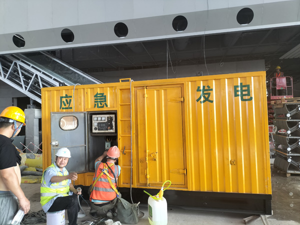 佳县怎样判断空气滤清器是否需要更换？